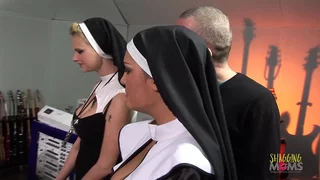 Twosome downhearted nuns obtain feverish up beamy changeless cocks