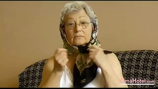 OmaHoteL Sex-mad Grandma Toying The brush Prudish Pussy