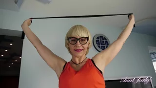 AuntJudys - 43yo Super Housewife Linda pumps will not hear of full-grown pussy & masturbates