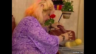 Obese Granny Enjoys Fisting coupled with Fucknig