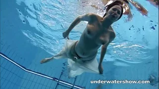 Andrea shows accurate multitude underwater