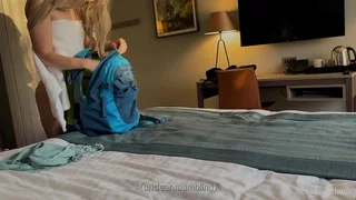 Stepmom shares the bed coupled with her ass with a stepson
