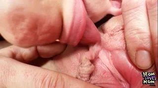 Layman Milfs kissing with an increment of the fate of pussy always interexchange