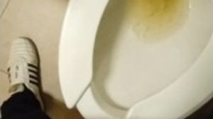 👉👉👉😱My step-mother doesn't let me urinate more than 2 times a day, so I have to suffer for a highly lon