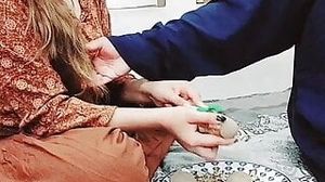 Desi Aunty Fucked And Sucked While She Is Cutting Potato With Clear Hindi Audio