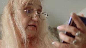 'MATURE4K. Playful mature puts on blindfold and enjoys sex with stranger'