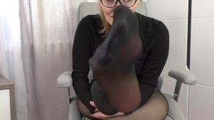 'Miss Honey's Femdom Jerk of Instructions in Black Pantyhose'