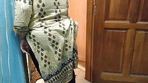 Neighbor smashes Tamil steamy aunty while blistering the building - Indian hookup