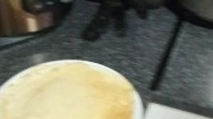 Step mummy pulverized in the kitchen while cooking pancakes